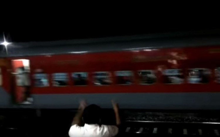 Elszabadult vonatkocsik robogtak tovább, pánik tört ki