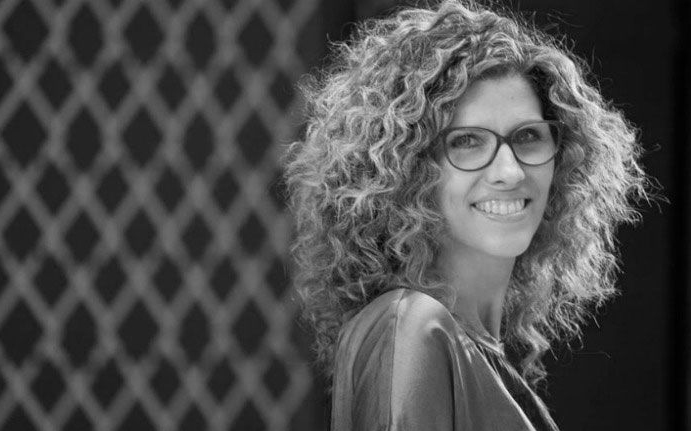 Fábián Juli portréra lehet licitálni 