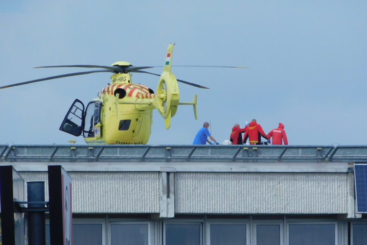 Üzent a meglőtt polgármester: jól vagyok és köszönöm az orvosoknak