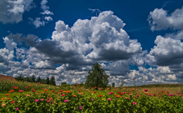 Délután már jöhetnek záporok, zivatarok