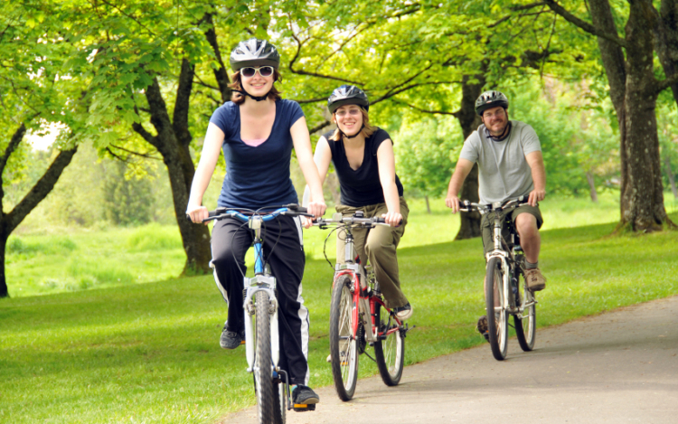 Itt a jó idő, bringákra fel!