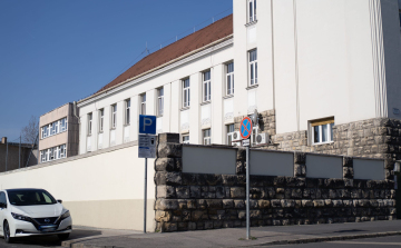 Iskolák, figyelem: lehet idén is pályázni a felújításokra