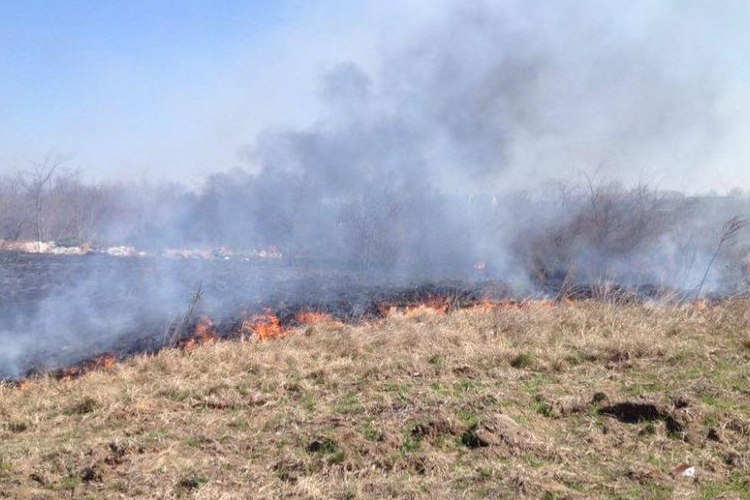 Jó figyelmeztetés ez a tűzeset: figyelték, mégis továbbterjedtek a lángok