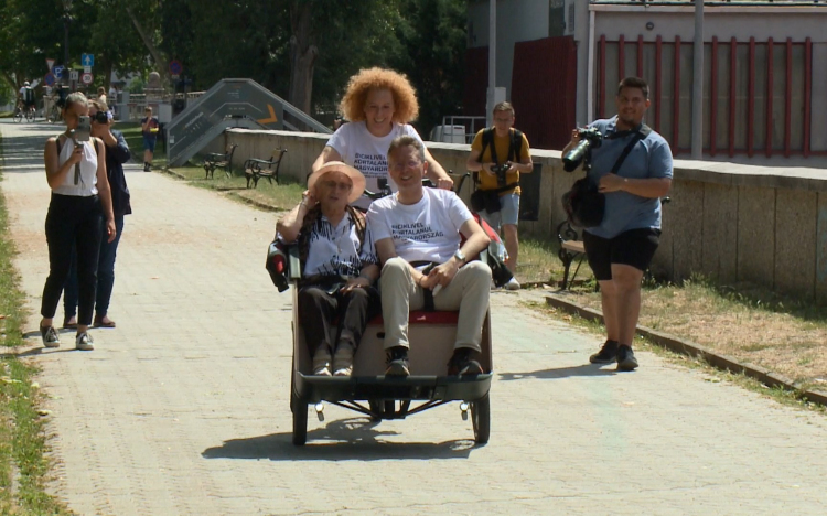 Biciklivel kortalanul Győrben is