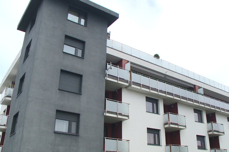 Üresen hagyott lakások nyáron