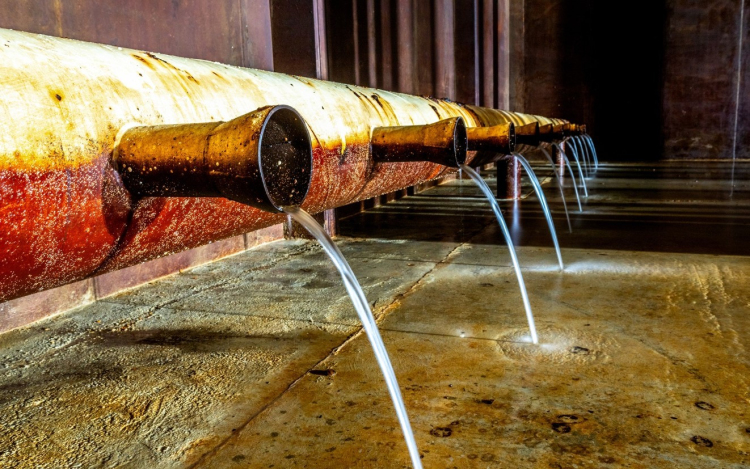 Tiszta vizet önthetünk a pohárba