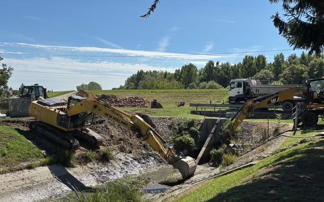 Mederburkolat javítások vannak Győrzámolyon