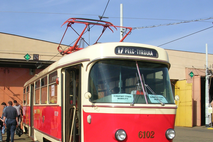 Bulivillamost indítanak Prágában