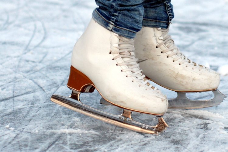 Advent: Jégpálya lesz a Dunakapu téren