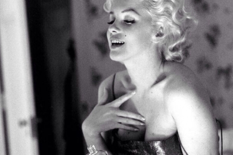 Bizarr! Marilyn Monroe hangjával reklámozzák a Chanelt