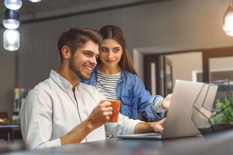 Ilyen egyszerű egy bankszámlanyitás otthonról, mobiltelefonról