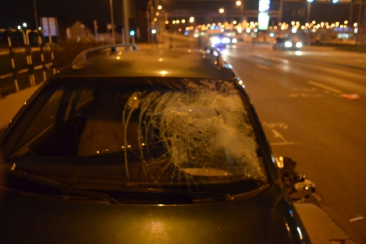 Balesetet okozott és súlyosan megsérült egy gyalogos a Dunacenternél 