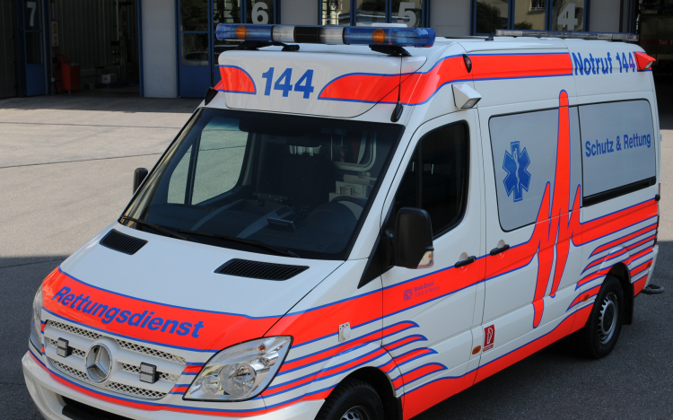 Benzinnel leöntötte majd felgyújtotta feleségét