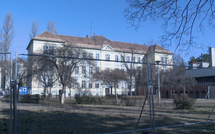 Új funkciót kap a Zrínyi utcai kórház épülete