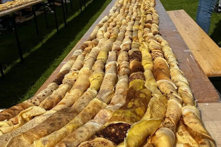 Szenzációsak a nyúliak! – 300 méterrel hosszabb lett a palacsintakígyó, mint azt tervezték 