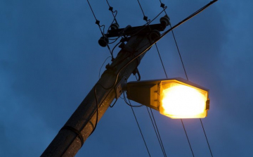 Több településen is lekapcsolják éjfél után a közvilágítást