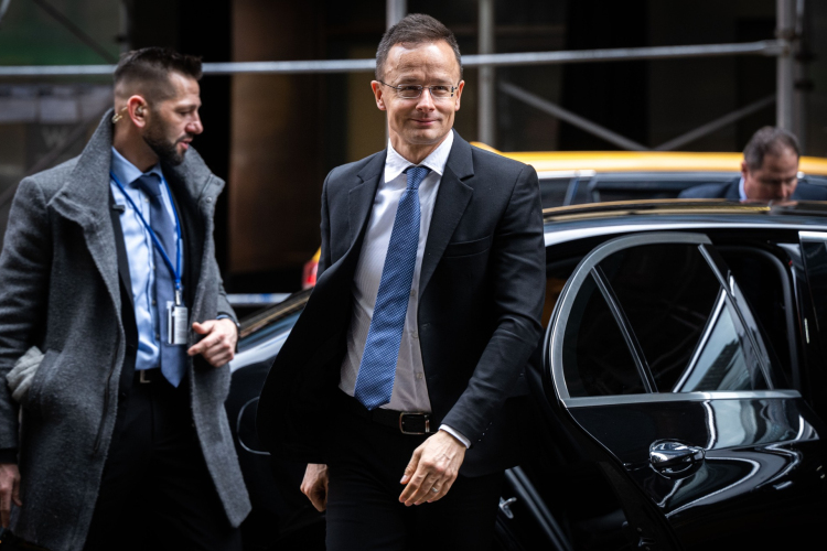 Szijjártó Péter: az elmúlt napokban jelentősen megnőtt az autóipar érdeklődése Magyarország iránt