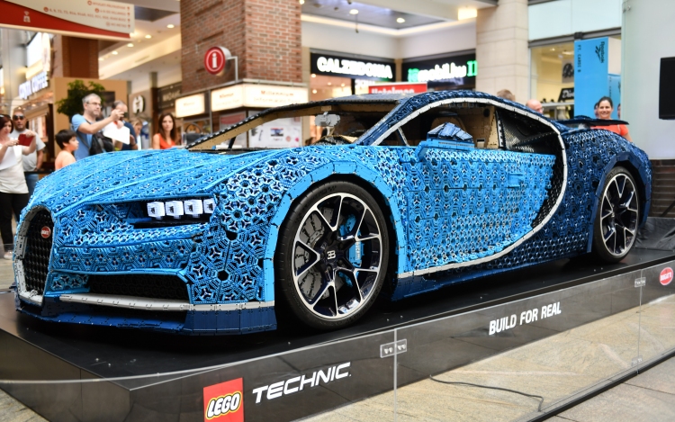 Budapestre érkezett az életnagyságú LEGO Bugatti - FOTÓK