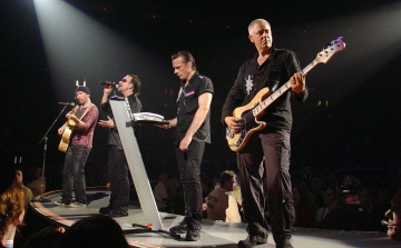 Világturnéra indul a U2