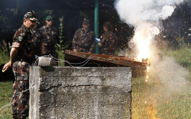 Éleslövészet a győrszentiváni katonai lőtéren