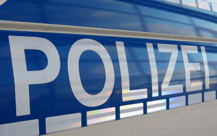 Allahu akbar-ozva rontott rá a német rendőrökre egy 53 éves nő