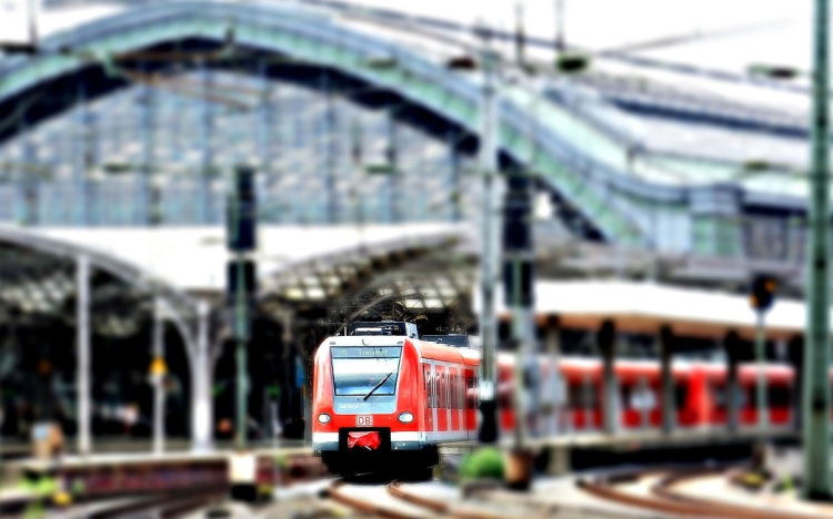 Tovább tarthat az utazás, folytatódik a győri vasútvonal felújítása