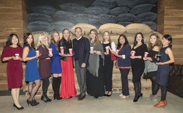 Vendégek készítették a Starbucks ünnepi poharait