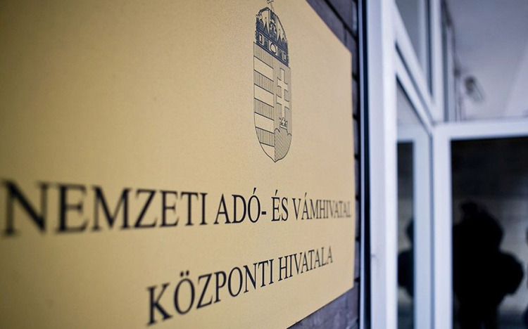 Mintegy 426 ezren kapnak értesítést a NAV-tól