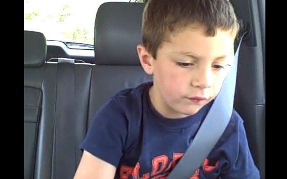 Vicces videó! Kisgyerek elkábult a fogorvosnál!