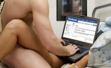 Szex helyett Facebookozik a magyar