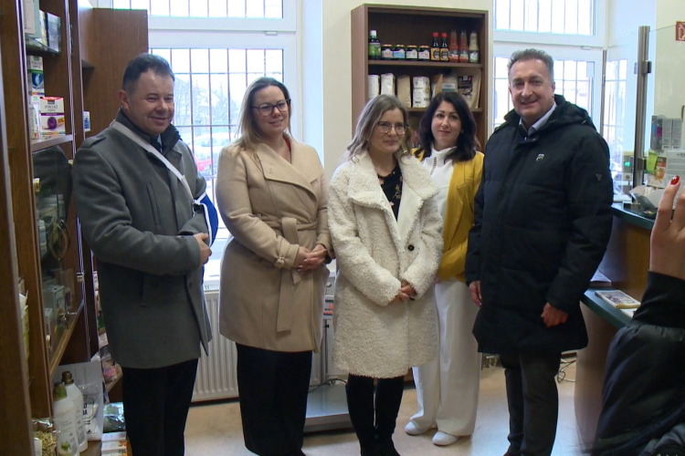 Bioboltban nyitottak postapontot Nagybajcson