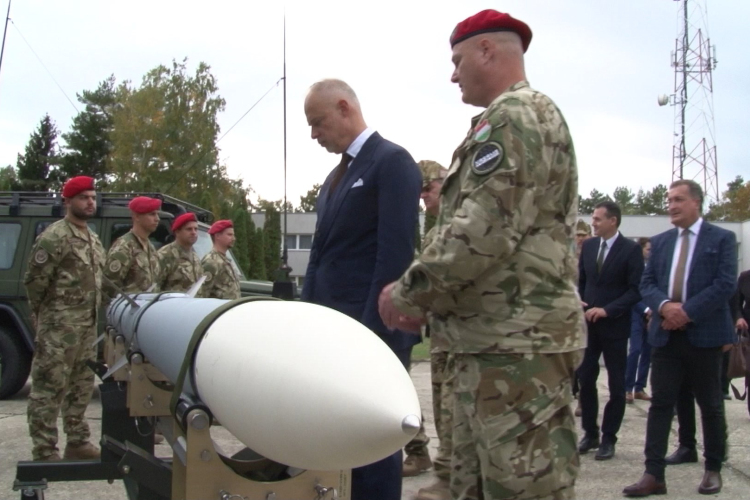 Csúcstechnológia a győri laktanyában