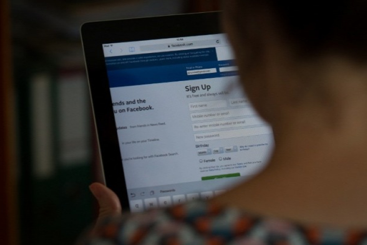 Egyre nagyobb a botrány! Nők profiljában kémkedett a Facebook mérnöke