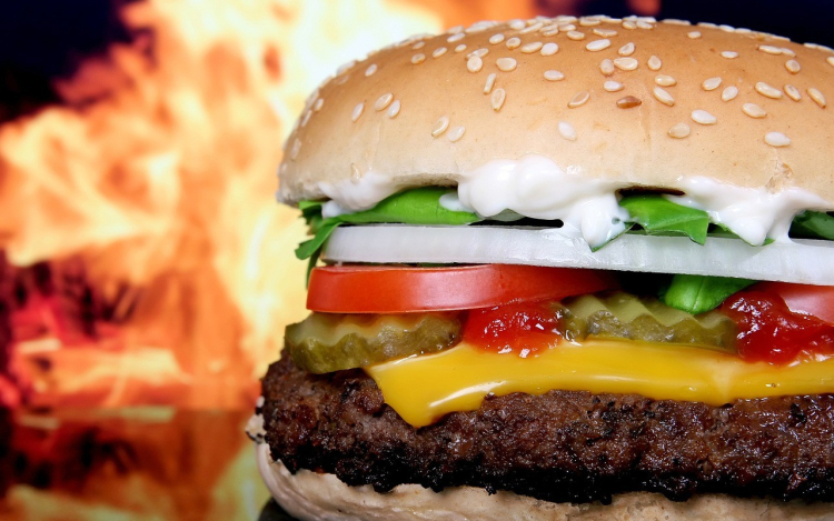 Európai gyorséttermekben is találkozhatunk a komáromi papírgyár termékeivel