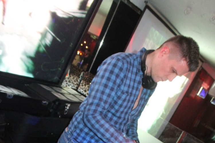 2016.04.08. Mamma Mia Video Disco Dj Hubik Fotók:árpika