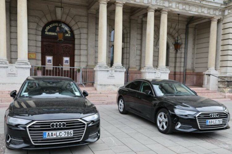 Újabb pengeváltás a városvezető autója miatt