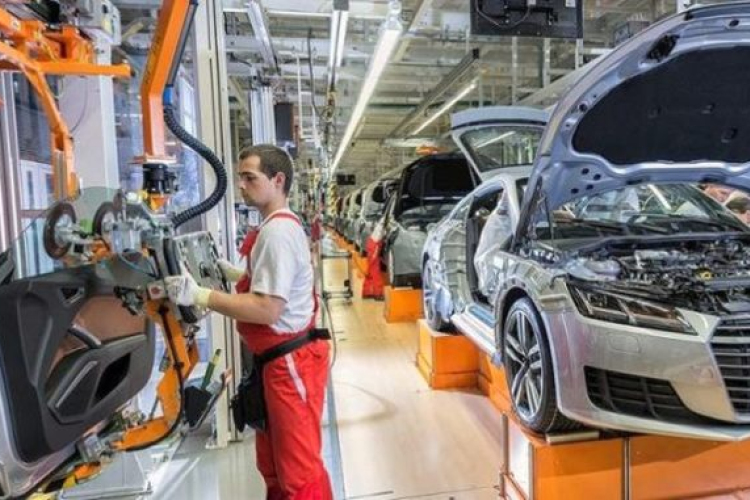 Négy hétre leállhat az Audi győri gyára is 
