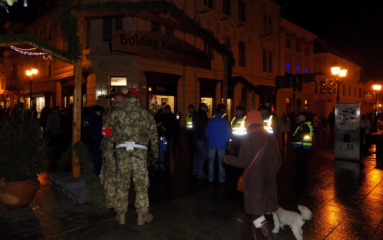 Adventi vásárok biztonságáért Győrben 