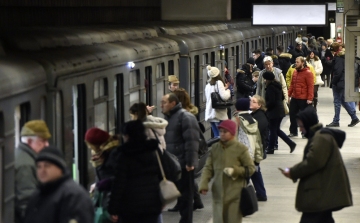 Beszólt az utasoknak a metróvezető