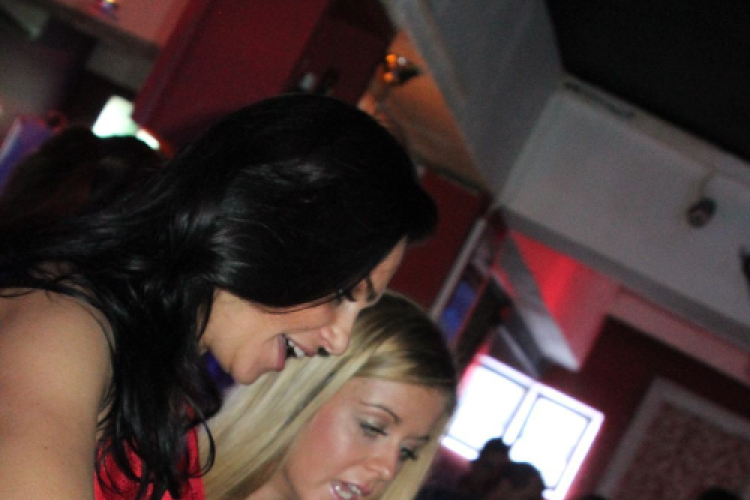 2014.04.19. Mamma Mia Celebek a Pultban Bódi Sylvi És Berki Krisztián,Hódi Pamela Fotó:árpika