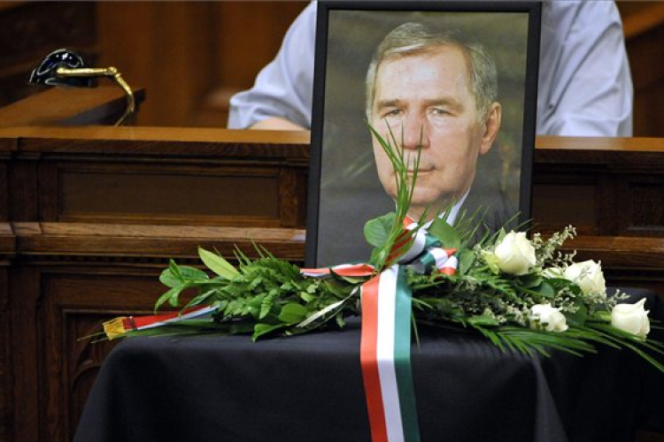 Ma vesznek végső búcsút Horn Gyula volt miniszterelnöktől