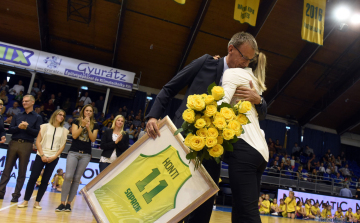 Gálaelőadással búcsúzott Honti Kata - kosárlabda