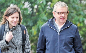 33 évesen szült gyereket Mr. Bean-nek