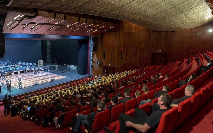 Március közepétől ismét a megszokott helyen várják a nézőket