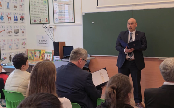 Egy teremben a múlt, a jelen és a jövő