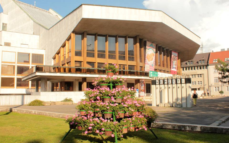 Fergeteges műsorral mutatkoztak be a színházak tánckarai  a Győri Nemzeti Színházban