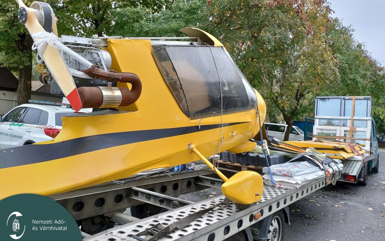 Kényszerleszállás a NAV udvarán