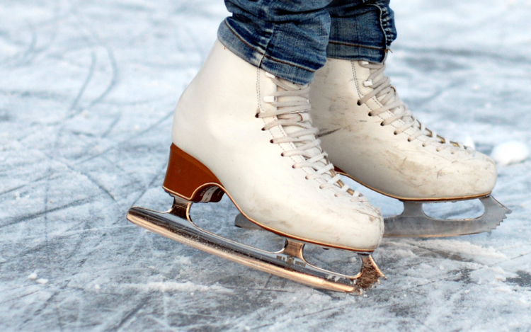 Advent: Jégpálya lesz a Dunakapu téren