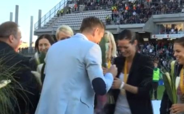 A pálya közepén kérték meg Görbicz Anita kezét 