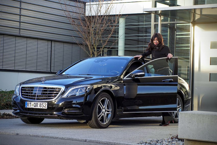 Hogyan legyen újra csillogó megfakult autónk fénye?